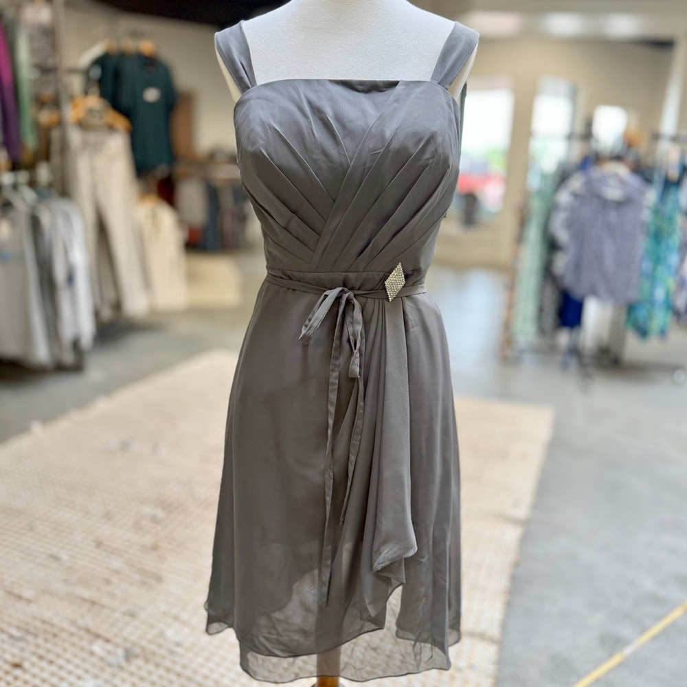 Chic Sleeveless Gray Midi Dress